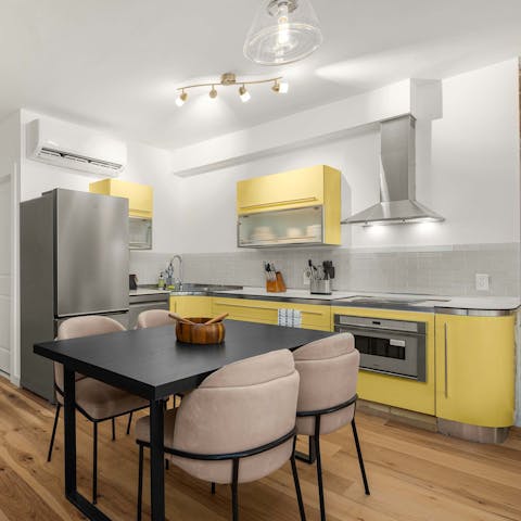 Cook in the fully-equipped kitchen or dine out in Noho