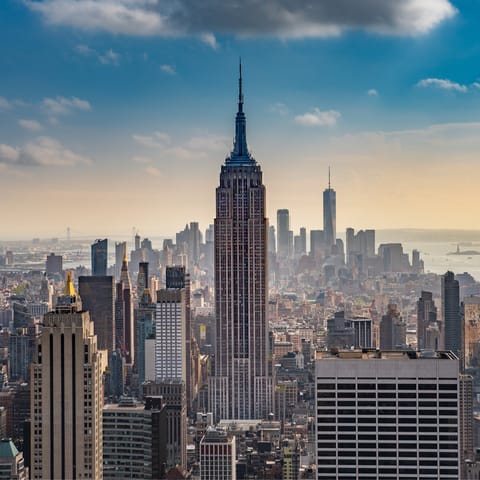 Hop on the subway at Union Street and reach Manhattan in half an hour