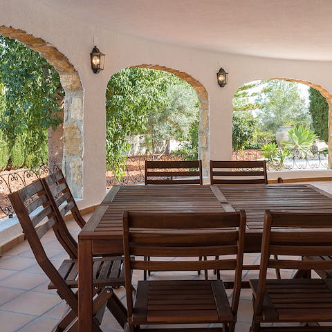 Enjoy alfresco meals in the shade