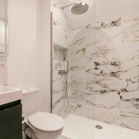 Get ready in the modern bathroom for an evening out in Swanage