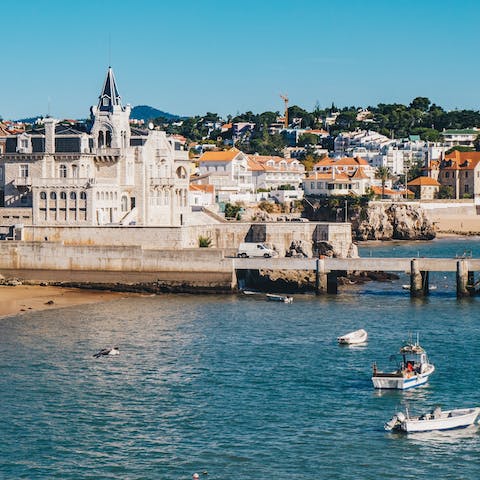 Stroll around the sleepy port of Cascais