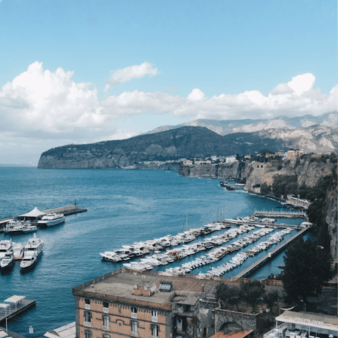 Drive 10km to Sorrento for dinner with a view