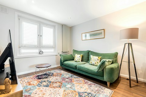 Get comfy on the sofa and plan your Big Smoke itinerary