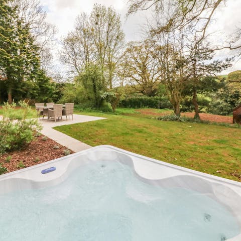 Relax in the hot tub - perfect for a spot of stargazing
