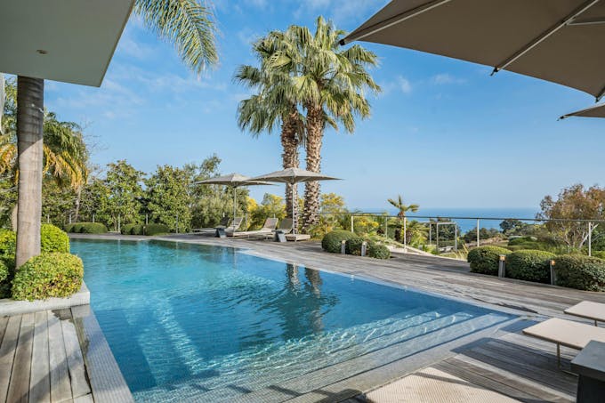 Riviera Paradise