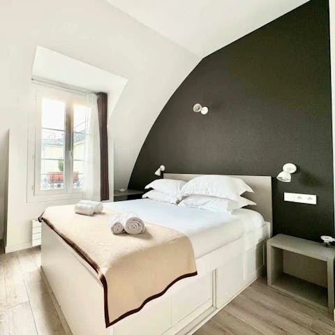 Bank a peaceful sleep under the eaves of the top-floor apartment