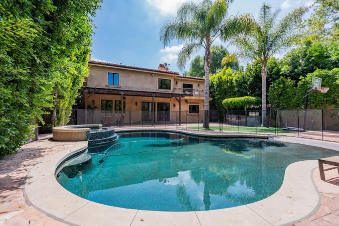 Encino Escape