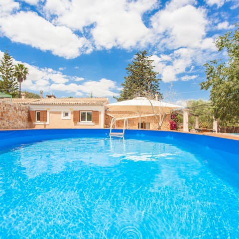 Guests enjoyed the beautiful garden and pool, which were the perfect place to relax and unwind.