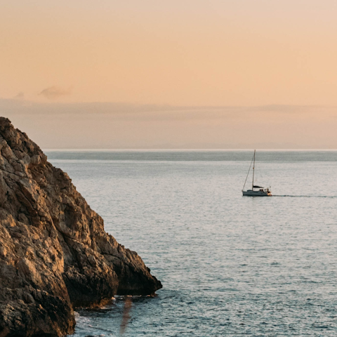 Immerse yourself in the natural beauty of Mallorca from this rural oasis in S’Horta