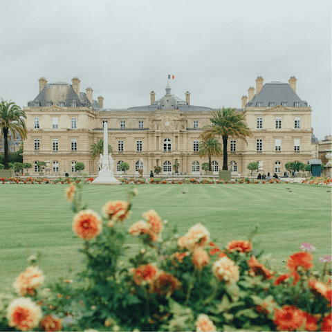 Discover the Jardin du Luxembourg, located close by