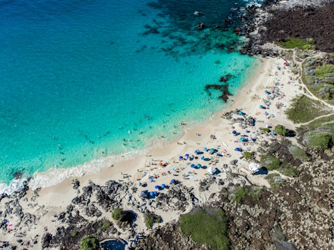 Drive ten minutes to Kua Bay for a laid-back beach day