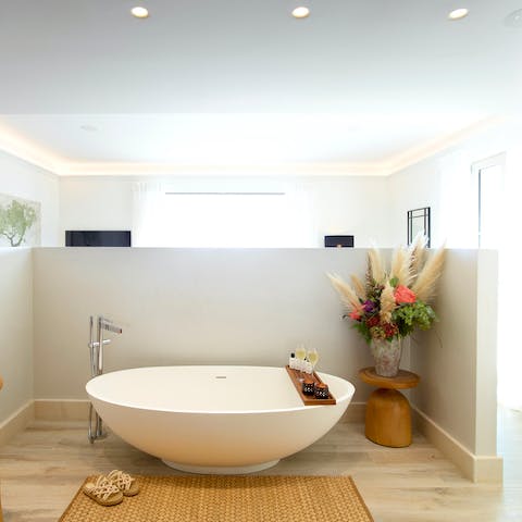 Relax and unwind in this elegant, comfortable villa