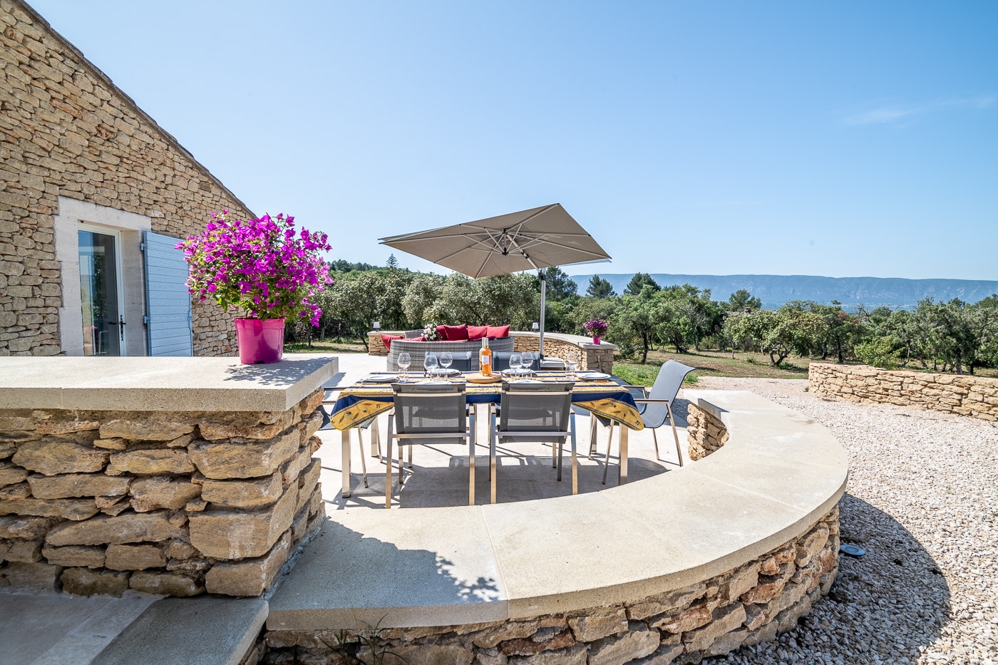 Gordes Gaze