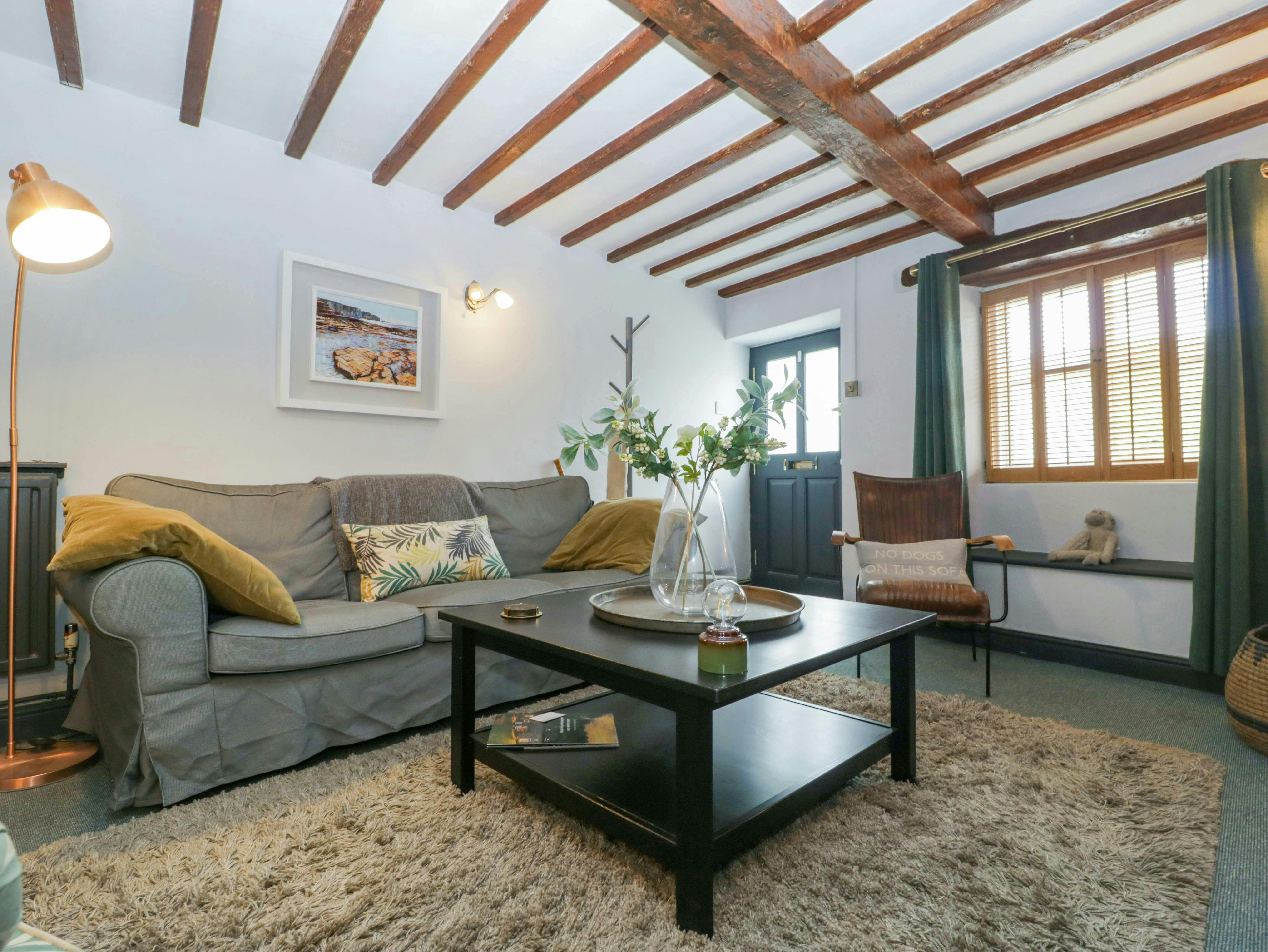 Cotswold Courtyard Garden