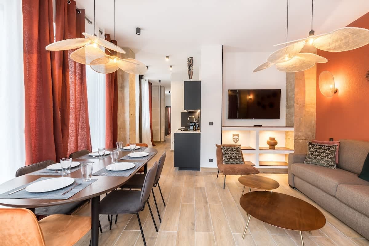 Galleries & Green spaces