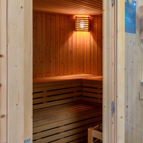 Feel rejuvenated after a few minutes in the shared sauna