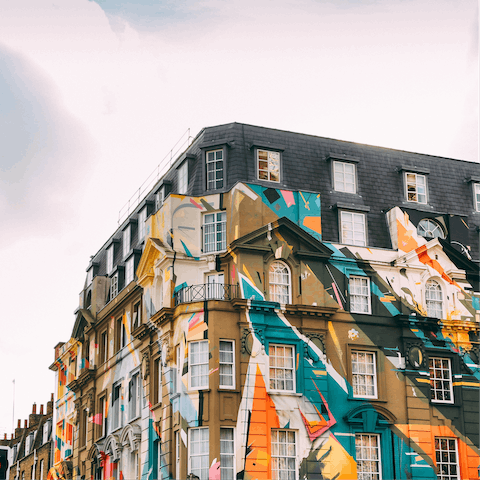 Embrace the creative atmosphere and cool vibe of Shoreditch, a mile away from your home