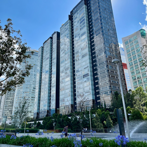 Stay near the business district of Santa Fe