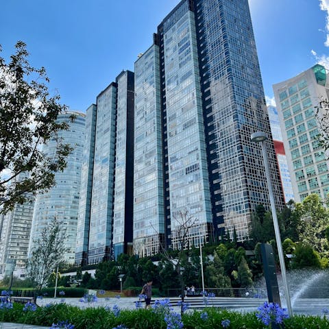 Stay near the business district of Santa Fe