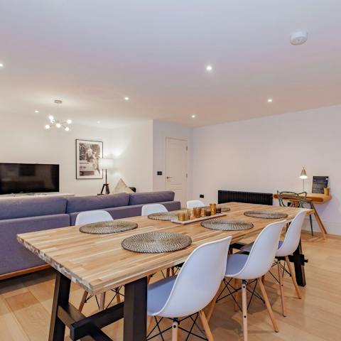 Enjoy lavish family dinners together at the dining table