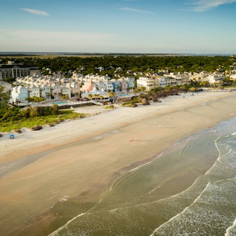 Enjoy a day at the beach – a nine-minute walk away