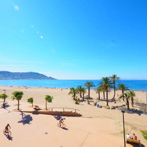 Start your mornings with a stroll along Platja La Punta, ten minutes from your doorstep