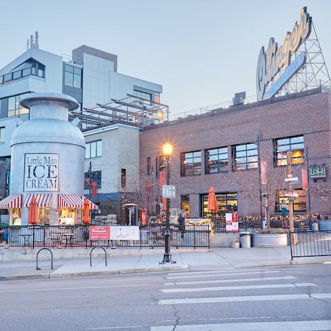 Stroll eleven minutes to the Highland district, to discover quirky food spots and cafés