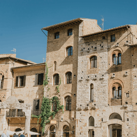 Discover San Gimignano and its historic centre