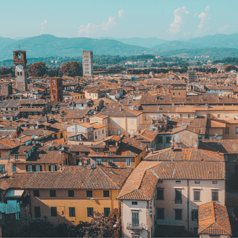 Wind your way through the historic heart of Lucca
