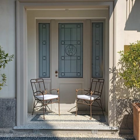 Relax in the the Lombardy sun on the terrace