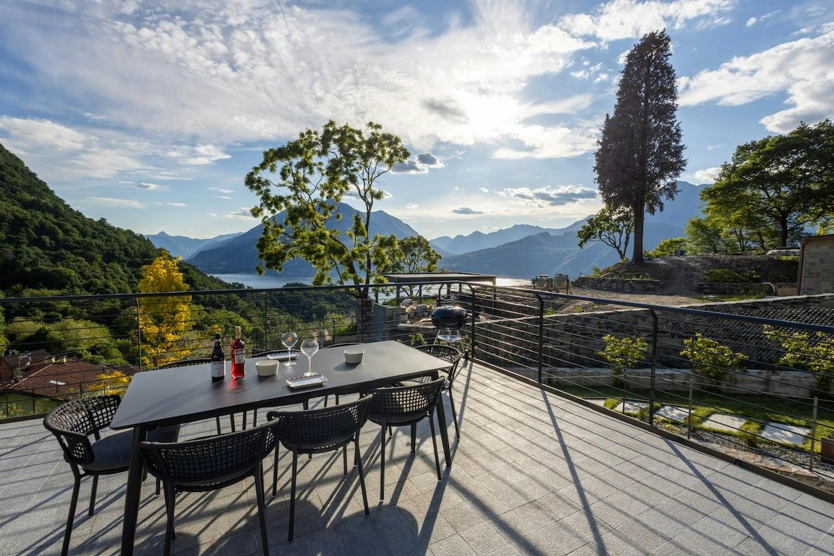 Hammock Over Como