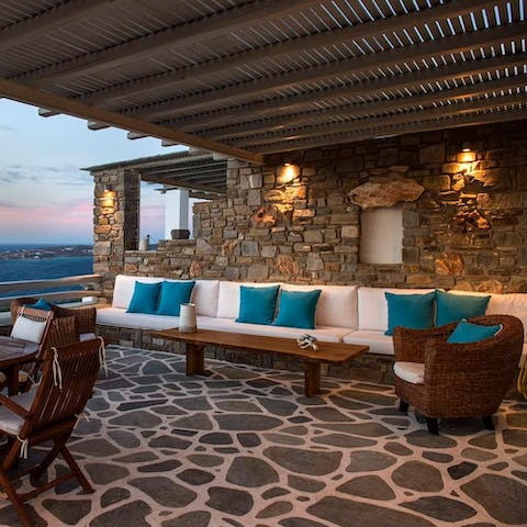 Spend your evenings sipping cocktails on the pergola