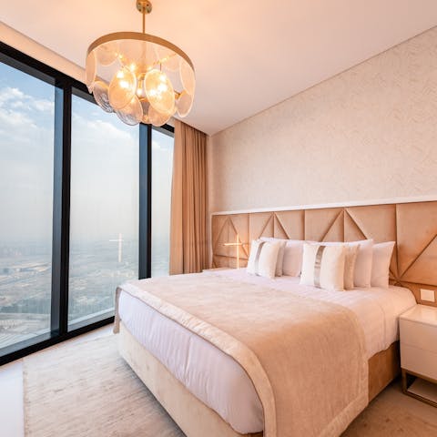 Wake up to jaw-dropping cityscapes each morning