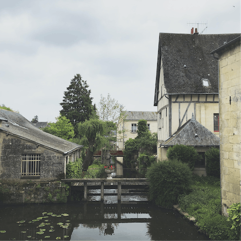 Stroll into the quaint town of Langeais in a matter of minutes