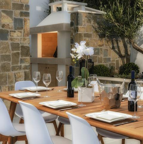 Lots of room for alfresco dining