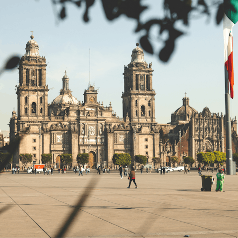 Explore iconic sights across the heart of Mexico City