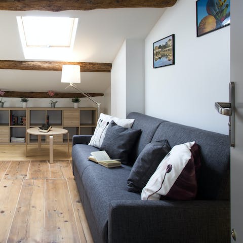 Fall onto your big comfy sofa after long days exploring the city