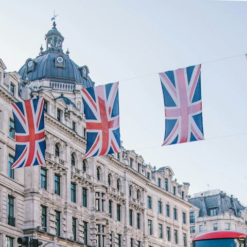 Enjoy sightseeing and shopping in central London