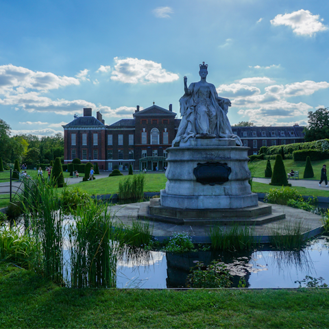 Spend an afternoon wandering through Hyde Park