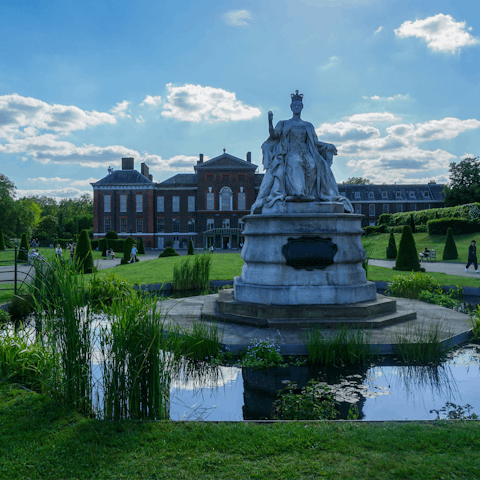 Spend an afternoon wandering through Hyde Park