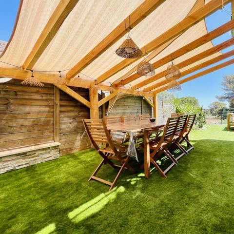 Enjoy cheesy croque monsieur alfresco for lunch as you sit down in this patch of shade