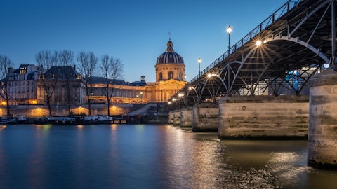 Wander the legendary Left Bank neighbourhood, just minutes from your apartment