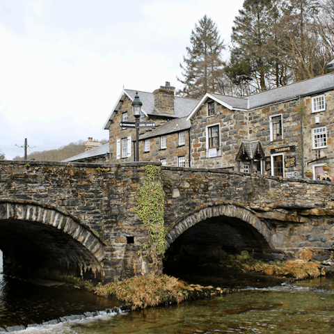 Pay a visit to nearby Cotswold villages and towns like Cirencester