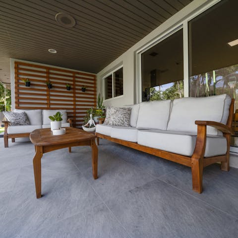 Enjoy an aperitif on the terrace after a day on Miami Beach