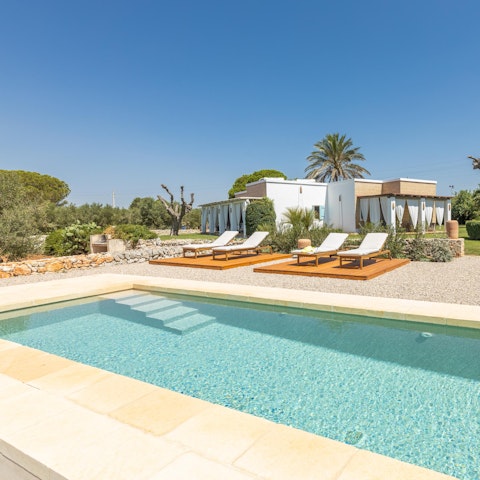 Take a dip in the shared outdoor pool