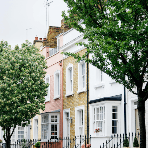 Wander the surrounding tree-lined Chelsea streets