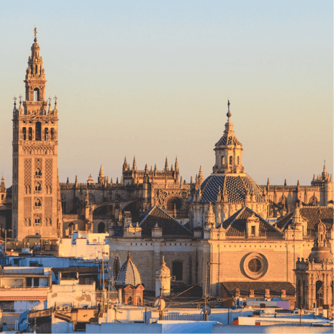 Enjoy your stay in the beautiful city of Seville, with the iconic Cathedral just steps away from your apartment