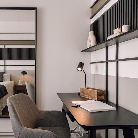 Hunker down at the desk when you need to work from home