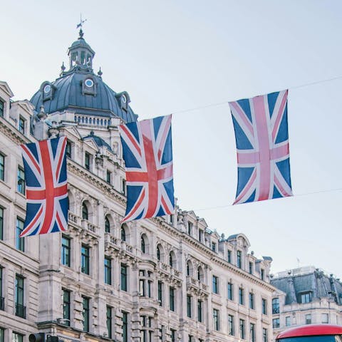 Enjoy sightseeing in central London – a short train ride away
