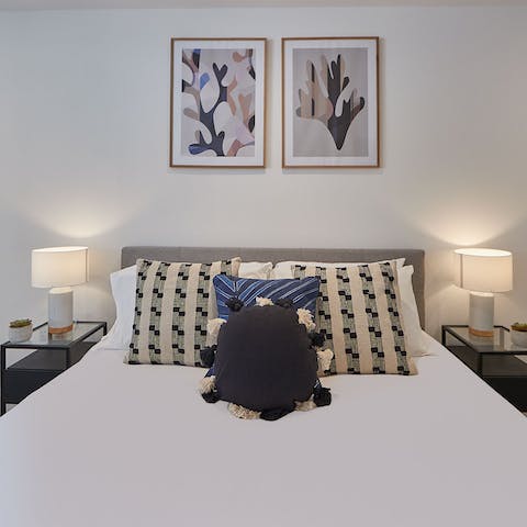 Wake up in the comfortable bedrooms feeling rested and ready for another day of Whitby sightseeing